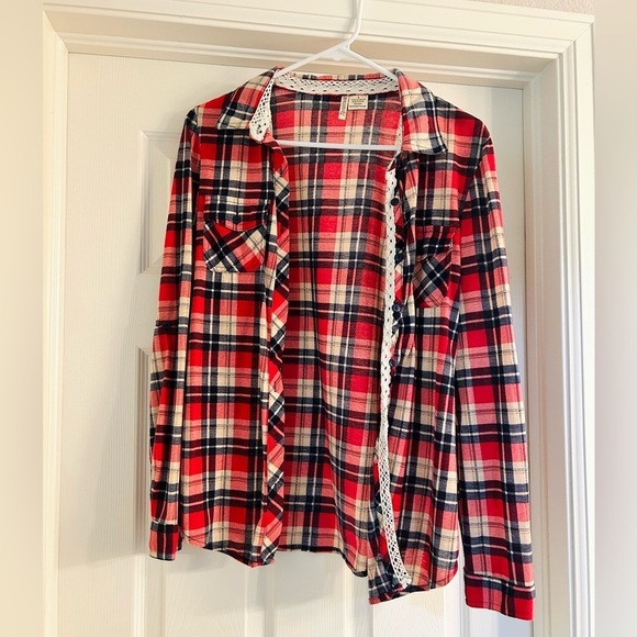 Passport Tops - Passport Red & Navy Plaid Top w/ Lace Detail Women’s Small | Soft 100% Polyester
